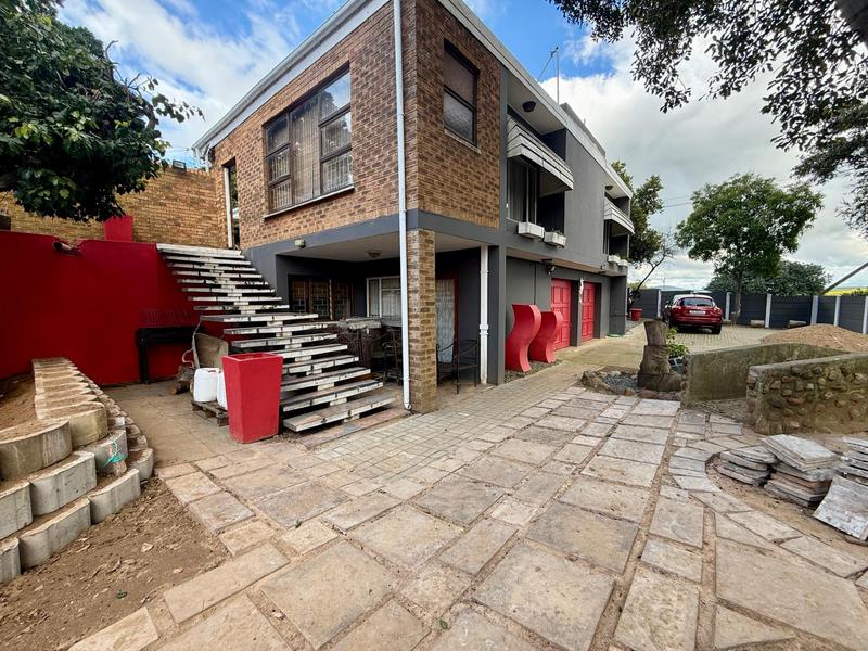 4 Bedroom Property for Sale in Bergzicht Western Cape